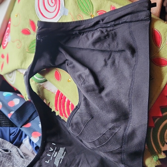 LIVI Sports Bra - Picture 6 of 6